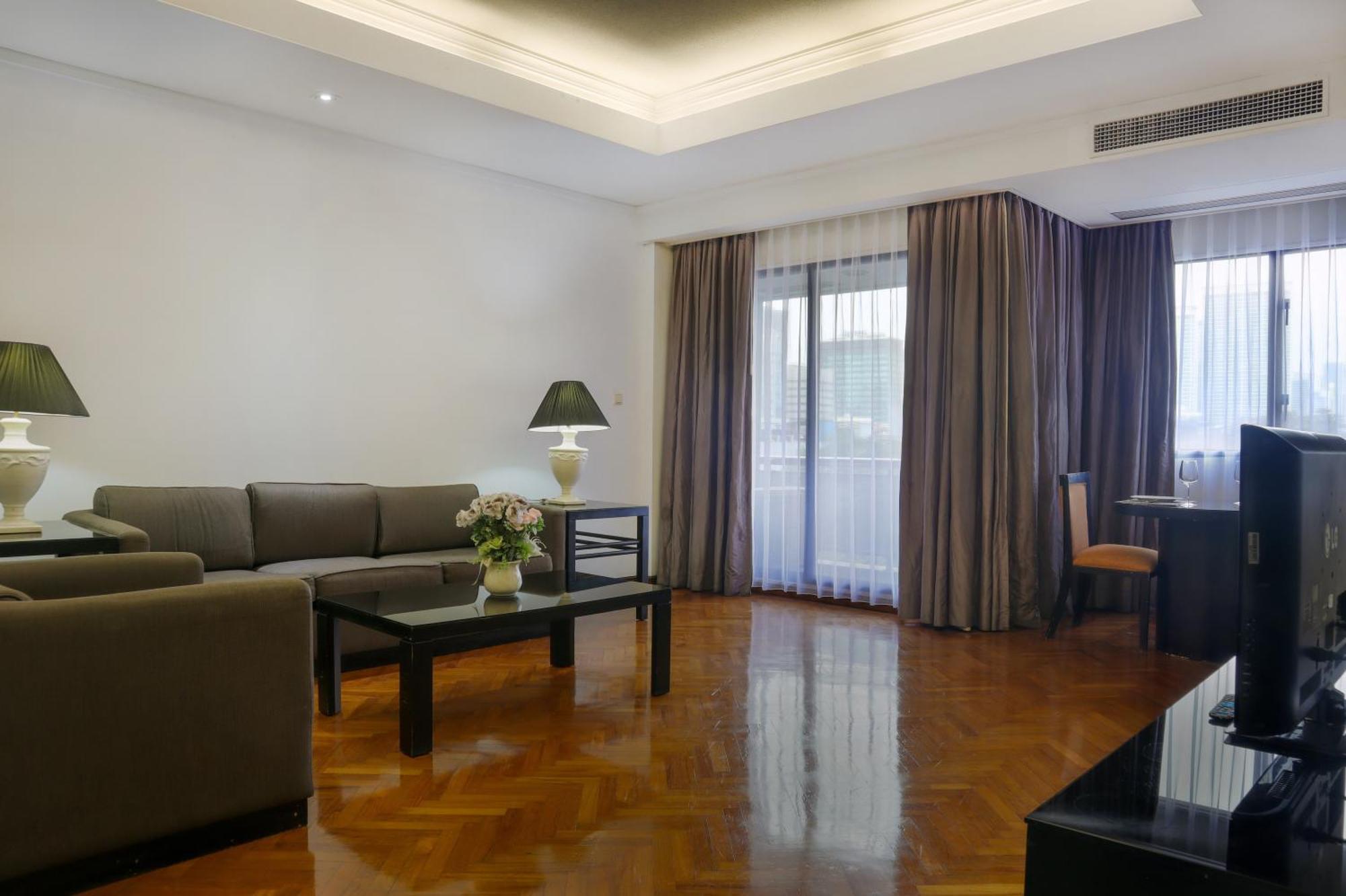 Oakwood Suites Kuningan Jakarta Exterior photo