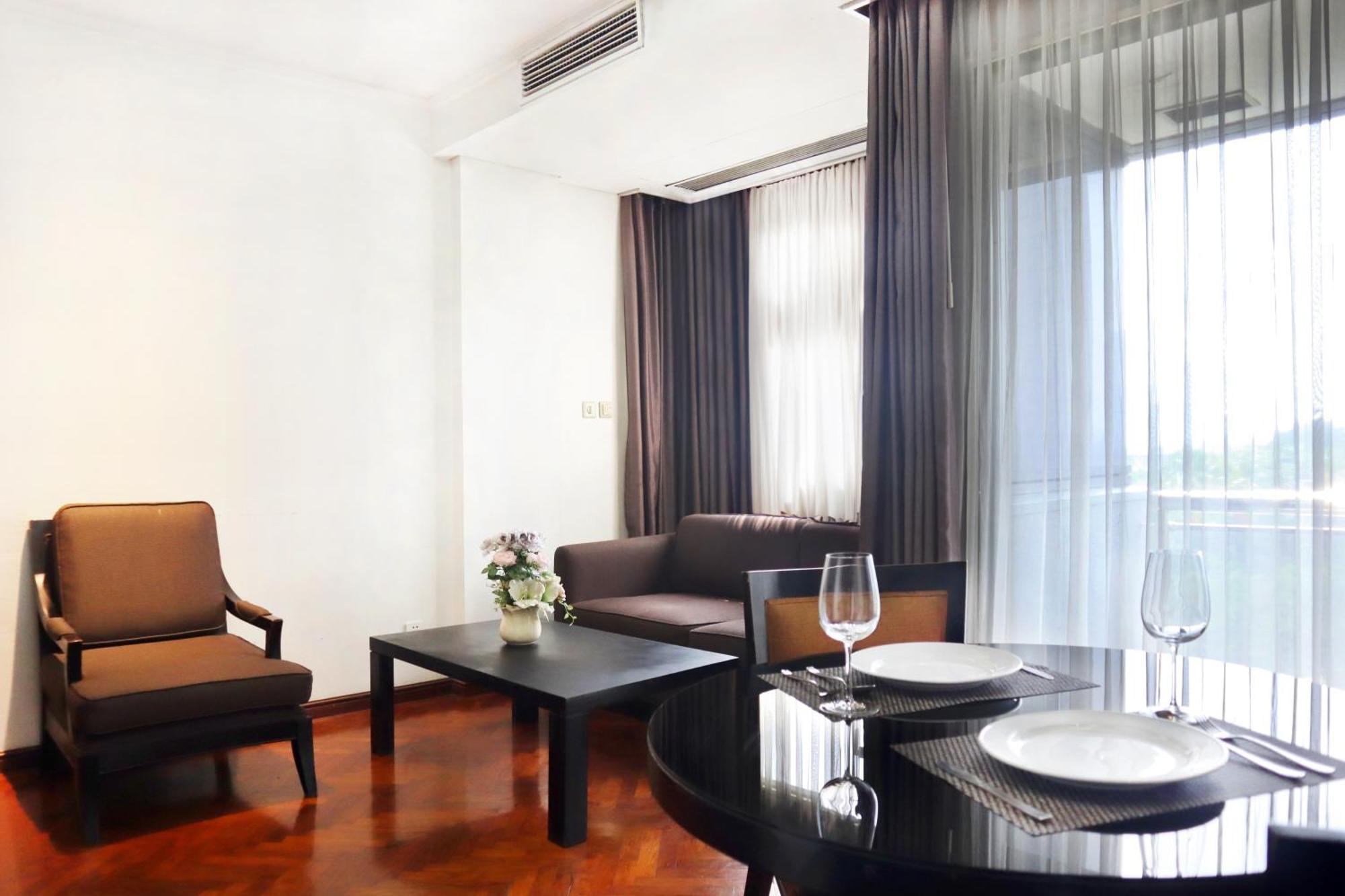 Oakwood Suites Kuningan Jakarta Exterior photo